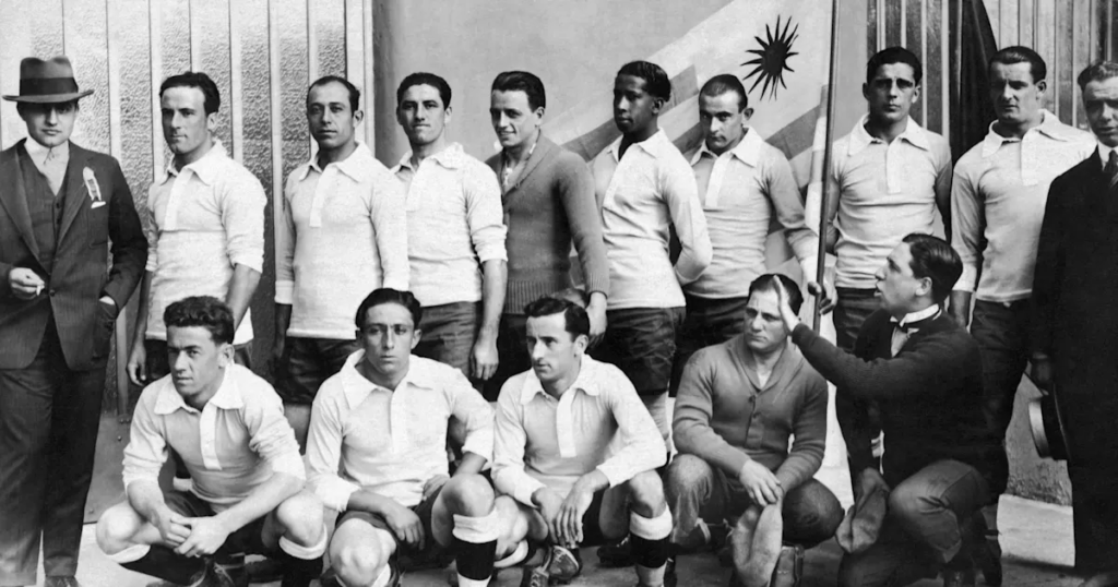 Crónicas Migrantes: La Vuelta Olímpica creada por la Selección Uruguaya de  fútbol campeona en los Juegos de París 1924